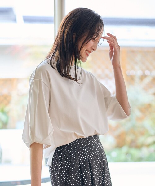 ANY(エニィ)の「タックスリーブカットソー(Tシャツ/カットソー・レディース・ブラック系/ピンク系/ライトグレー系/ホワイト系/ターコイズブルー系・4)」の9枚目の写真