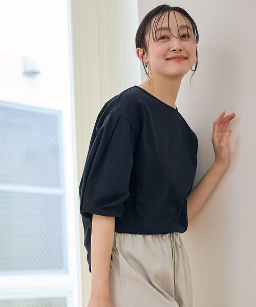 ANY(エニィ)の「タックスリーブカットソー(Tシャツ/カットソー・レディース・ブラック系/ピンク系/ライトグレー系/ホワイト系/ターコイズブルー系・4)」の12枚目の写真