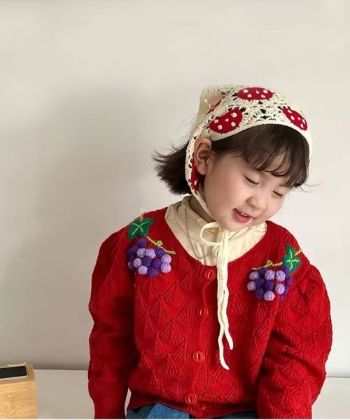Bambin(ボンバン)の「【 Bambin / ボンバン 】 クロシェ編み バブーシュカ(ヘアバンド・キッズ・ホワイト/ピンク/グリーン/ライトピンク・FREE)」の6枚目の写真