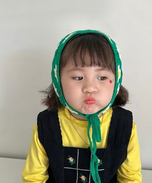 Bambin(ボンバン)の「【 Bambin / ボンバン 】 クロシェ編み バブーシュカ(ヘアバンド・キッズ・ホワイト/ピンク/グリーン/ライトピンク・FREE)」の7枚目の写真