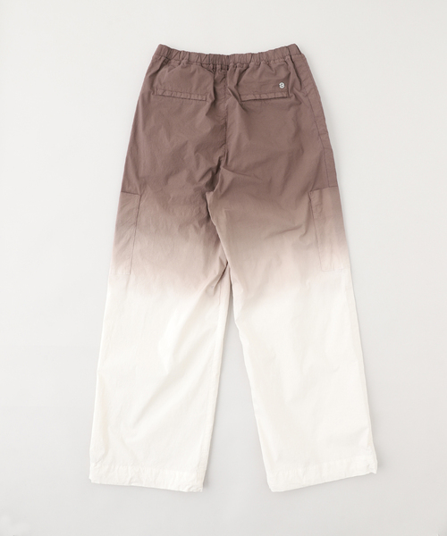 CALMER（カルメール）の「CALMER (カルメール) 別注 GRADATION パンツ（スラックス・メンズ・ベージュ・LARGE/MEDIUM）」の2枚目の写真