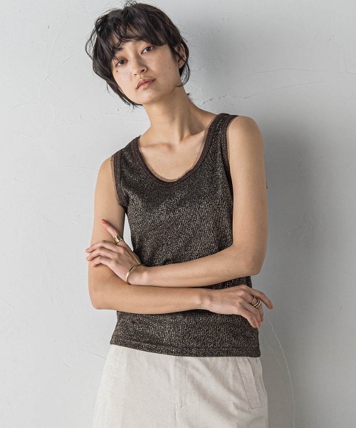 MAYSON GREY(メイソングレイ)の「チュール使いラメリブタンクトップ≪手洗い可能≫(Tシャツ/カットソー・レディース・ホワイト/ブラック/グリーン/ブラウン/パープル・M)」の3枚目の写真