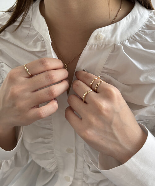 CAPRICIEUX LE'MAGE(カプリシューレマージュ)の「〈GOLDY/ゴールディ〉4SETスキンリング(リング・レディース・シルバー/ゴールド・FREE)」の5枚目の写真