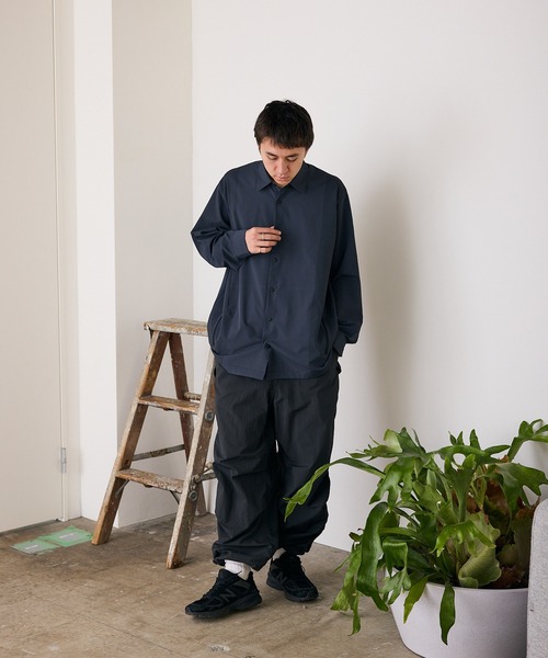 DESCENTE ALLTERRAIN（デサント　オルテライン）の「DESCENTE ALLTERRAIN/デサント オルテライン SHIRT JACKET  シャツジャケット（シャツ/ブラウス・メンズ・ブラック・O/M/L）」の4枚目の写真