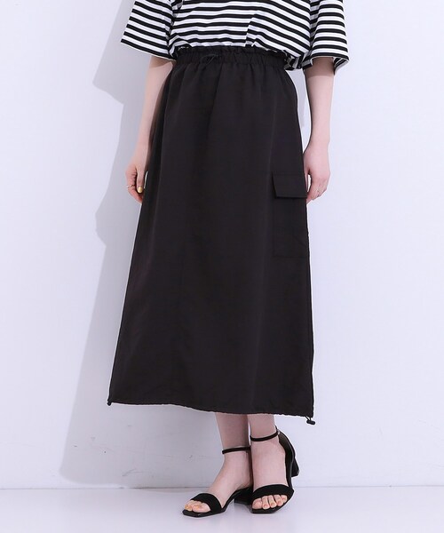 Cutie Blonde（キューティーブロンド）の「【2WAY/S-LL】バルーンシルエットにもなる ナイロンカーゴスカート（スカート・レディース・ブラック/オリーブ/アイボリー・01/02/03/04）」の4枚目の写真