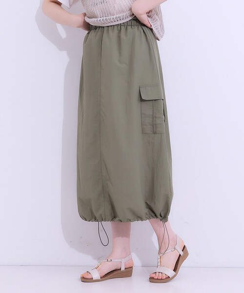 Cutie Blonde（キューティーブロンド）の「【2WAY/S-LL】バルーンシルエットにもなる ナイロンカーゴスカート（スカート・レディース・ブラック/オリーブ/アイボリー・01/02/03/04）」の11枚目の写真