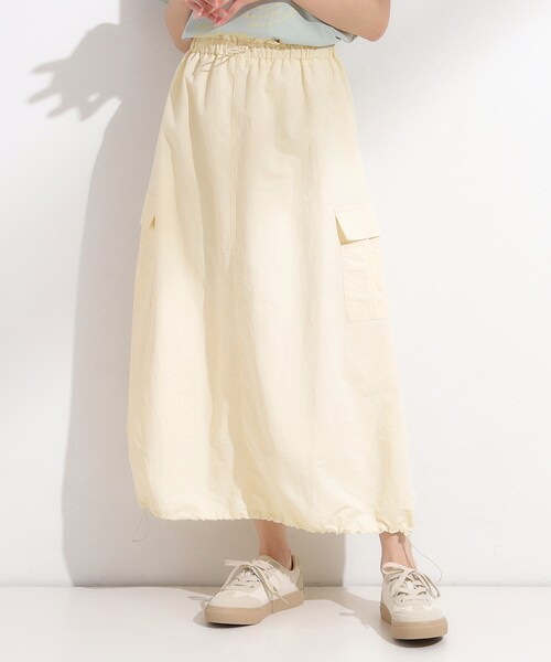 Cutie Blonde（キューティーブロンド）の「【2WAY/S-LL】バルーンシルエットにもなる ナイロンカーゴスカート（スカート・レディース・ブラック/オリーブ/アイボリー・01/02/03/04）」の16枚目の写真