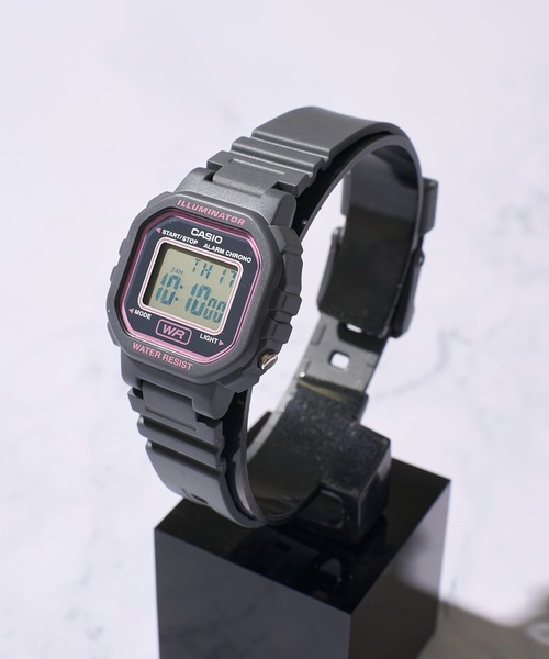 ADPOSION(アドポーション)の「【CASIO】デジタルウォッチ スタンダードシリーズ / LA-20WH-8A(デジタル腕時計・レディース・グレー・FREE)」の1枚目の写真