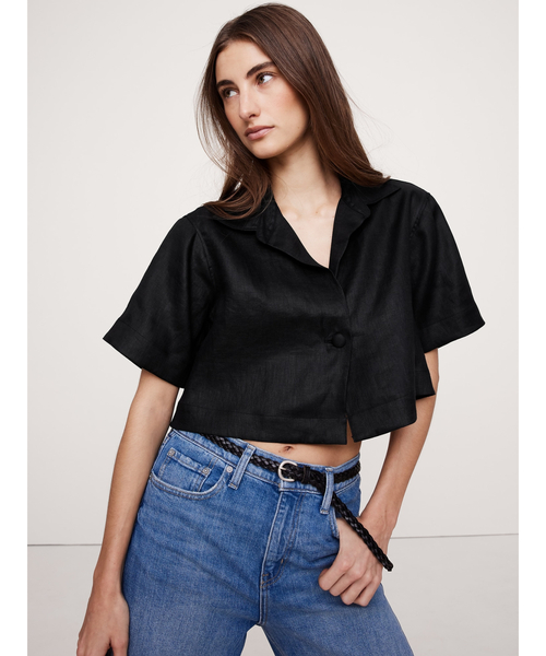 Banana Republic（バナナリパブリック）の「オーバーサイズ リネン クロップド リゾートシャツ（シャツ/ブラウス・レディース・ブラック/ライトベージュ・M/XS/L/S）」の2枚目の写真