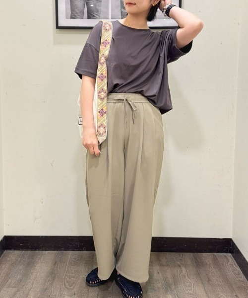 Right-on(ライトオン)の「HONEYSUCKLE ROSE(ハニーサックルローズ)【レディース】「接触冷感」ドルマンスリーブTシャツ/とろみ天竺(Tシャツ/カットソー・レディース・ベージュ/オフホワイト/ダークグレー・M/L)」の14枚目の写真