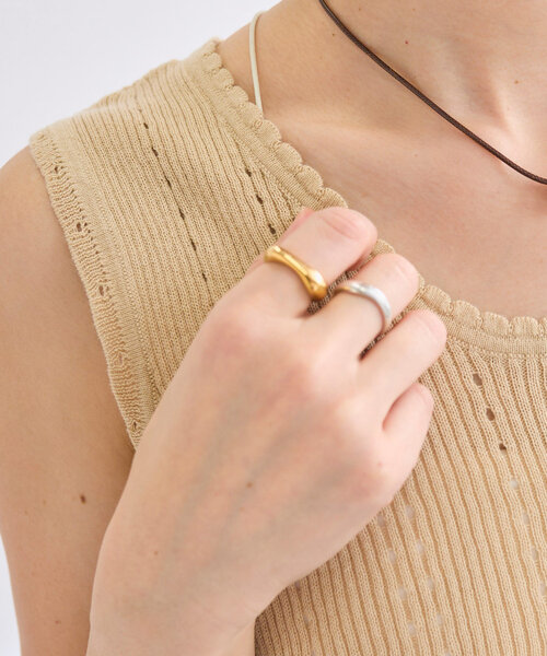 RIVE DROITE（リヴドロワ）の「【R.good(アールドットグッド)】フラットスクエアリング（ネックレス・レディース・シルバー/ゴールド・FREE）」の5枚目の写真