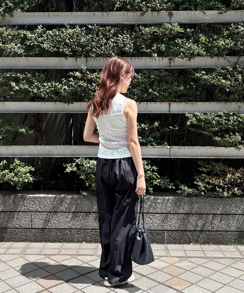 ISOOK（アイスー）の「【ISOOK / アイスー】ルーズパラシュートカーゴパンツ / ナイロンライク しわ加工 ハイウエスト ドロスト 総ゴム アウトポケット ミリタリー 黒 グレー グリーン ZOZOTOWN限定（カーゴパンツ・レディース・グレー/ブラック/カーキ・FREE）」の17枚目の写真