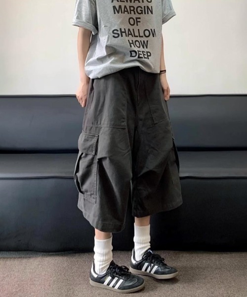 NOWLE（ノウル）の「【NOWLE】リラックスフィット ワイド クロップド カーゴパンツ（カーゴパンツ・メンズ・ライトグレー/ダークグレー/オフホワイト・MEDIUM/LARGE/X-LARGE）」の8枚目の写真