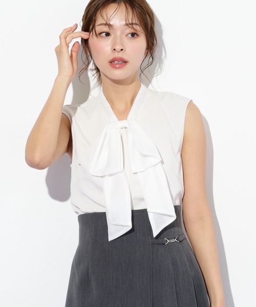 【JILLSTUART】新販売　ボウタイスリーブレスブラウス　ホワイト JILLSTUART】新販売 ボウタイスリーブレスブラウス ホワイト