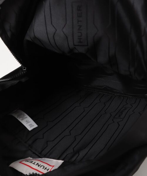 HUNTER(ハンター)の「【HUNTER / ハンター】Original Nylon Small Backpack / ナイロンクラシックバックパック 16L(バックパック/リュック・レディース・ブラック/ダークオリーブ/ネイビー・FREE)」の15枚目の写真