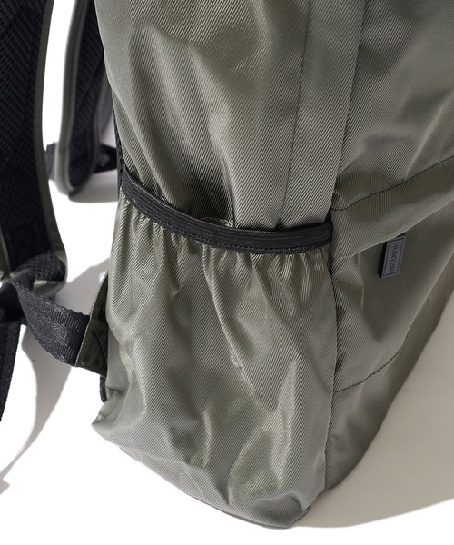 HUNTER(ハンター)の「【HUNTER / ハンター】Original Nylon Small Backpack / ナイロンクラシックバックパック 16L(バックパック/リュック・レディース・ブラック/ダークオリーブ/ネイビー・FREE)」の11枚目の写真