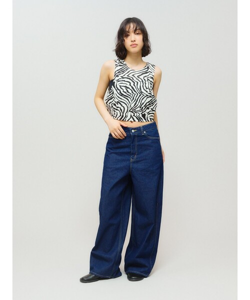 MIDIUMISOLID(ミディウミソリッド)の「MIDIUMISOLID for Ladies バレルレッグワイドデニム(デニムパンツ・レディース・ネイビー・36/38)」の7枚目の写真