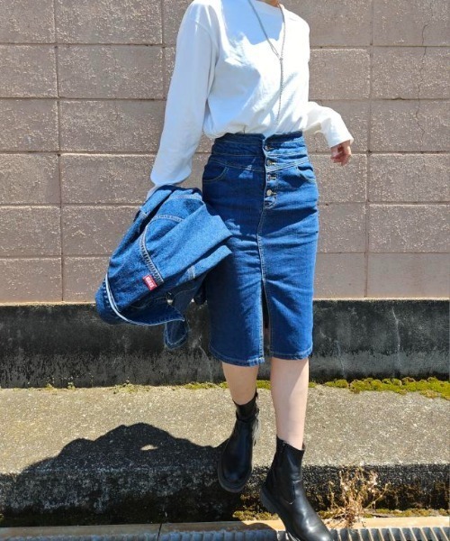 Belle Cie（ベルシー）の「上品に魅せる美ライン ハイウエスト デニムタイトスカート（デニムスカート・レディース・ブルー・L/M/XXL/XL/S）」の2枚目の写真