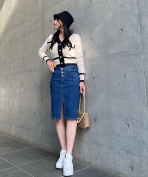 Belle Cie（ベルシー）の「上品に魅せる美ライン ハイウエスト デニムタイトスカート（デニムスカート・レディース・ブルー・L/M/XXL/XL/S）」の20枚目の写真