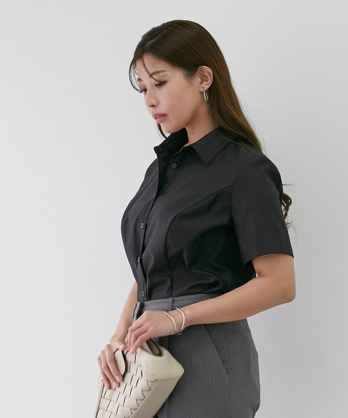Nissen glamor(ニッセングラマー)の「【大きい胸専用】ボタンがきちんと閉まる 半袖シャツ(事務服・制服・白シャツ)(ビジネスシャツ・レディース・オフホワイト/ブラック・M/S/LL/L)」の7枚目の写真