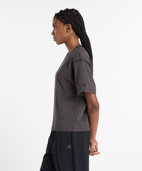 NEW BALANCE（ニューバランス）の「NB Grey ショートスリーブTシャツ（Tシャツ/カットソー・レディース・ダークグレー/アイボリー・SMALL/X-LARGE/LARGE/MEDIUM）」の7枚目の写真