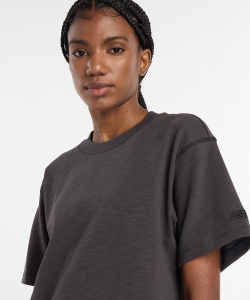 NEW BALANCE（ニューバランス）の「NB Grey ショートスリーブTシャツ（Tシャツ/カットソー・レディース・ダークグレー/アイボリー・SMALL/X-LARGE/LARGE/MEDIUM）」の9枚目の写真
