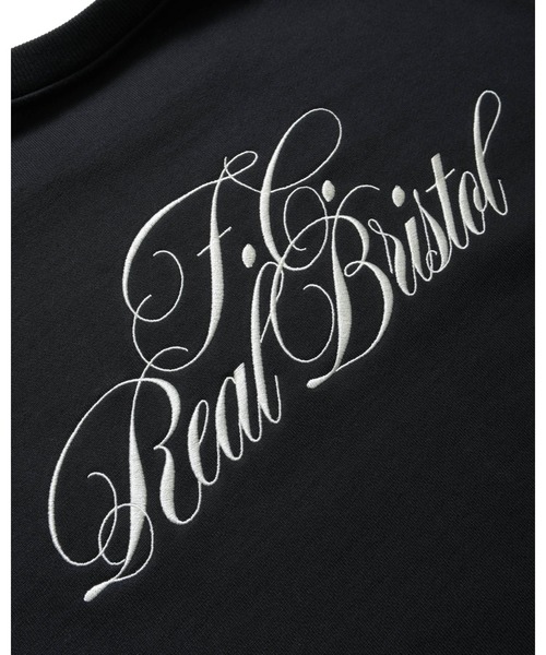 F.C.Real Bristol(エフシーレアルブリストル)の「SCRIPT CREWNECK SWEAT(スウェット・メンズ・グリーン/ブラウン/オフホワイト/ブラック・XX-LARGE/X-LARGE/LARGE/MEDIUM/SMALL)」の7枚目の写真