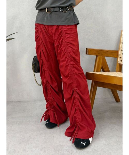 EVRIS（エヴリス）の「ドロストフレアパンツ（その他パンツ・レディース・ホワイト/レッド/ブラック・MEDIUM/SMALL）」の3枚目の写真