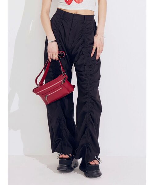 EVRIS（エヴリス）の「ドロストフレアパンツ（その他パンツ・レディース・ホワイト/レッド/ブラック・MEDIUM/SMALL）」の2枚目の写真