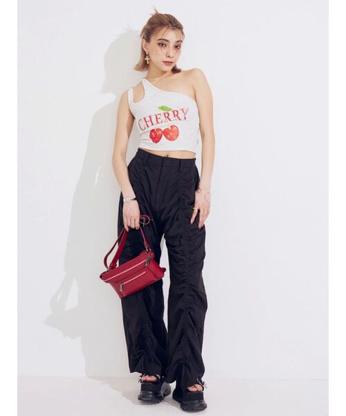 EVRIS（エヴリス）の「ドロストフレアパンツ（その他パンツ・レディース・ホワイト/レッド/ブラック・MEDIUM/SMALL）」の19枚目の写真