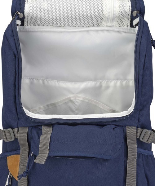 JANSPORT（ジャンスポーツ）の「JANSPORT HATCHET (BONDED LEATHER VERSION)（ジャンスポーツ ハチェット (ボンデッドレザー バージョン)）（バックパック/リュック・メンズ・ネイビー/ブラック・FREE）」の12枚目の写真