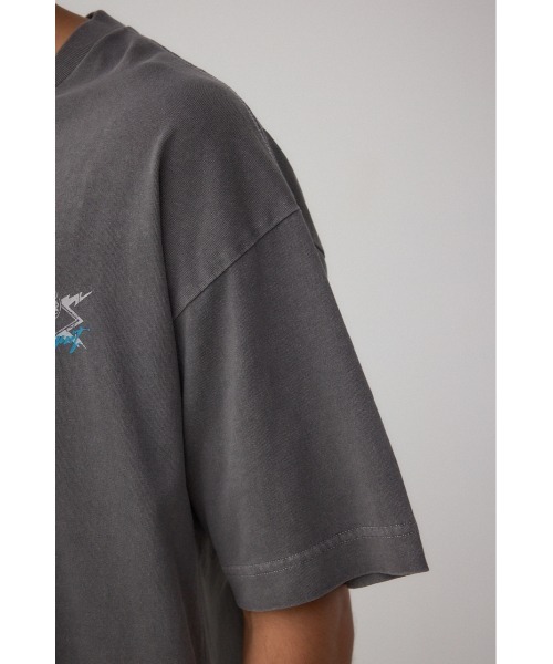 AZUL by moussy(アズールバイマウジー)の「ピグメントグラフィックTシャツ(Tシャツ/カットソー・メンズ・ホワイト/ライトブラック/バーガンディー・MEDIUM/LARGE)」の13枚目の写真
