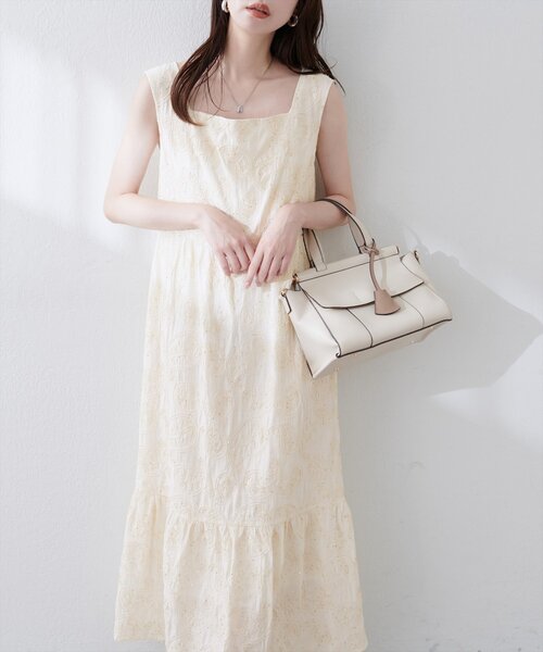 natural couture（ナチュラルクチュール）の「スパンコール刺繍ノースリワンピース（ワンピース・レディース・アイボリー/ブラック・FREE）」の4枚目の写真
