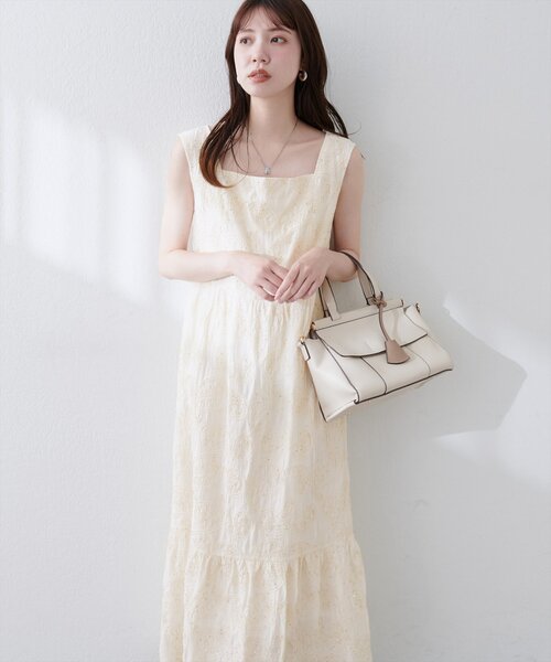 natural couture（ナチュラルクチュール）の「スパンコール刺繍ノースリワンピース（ワンピース・レディース・アイボリー/ブラック・FREE）」の5枚目の写真