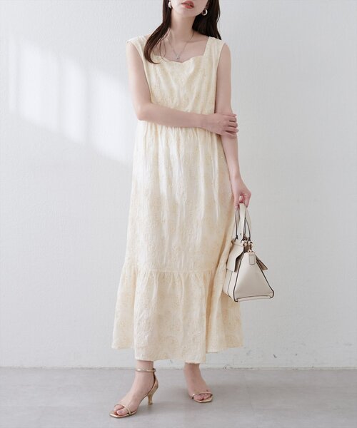 natural couture（ナチュラルクチュール）の「スパンコール刺繍ノースリワンピース（ワンピース・レディース・アイボリー/ブラック・FREE）」の6枚目の写真
