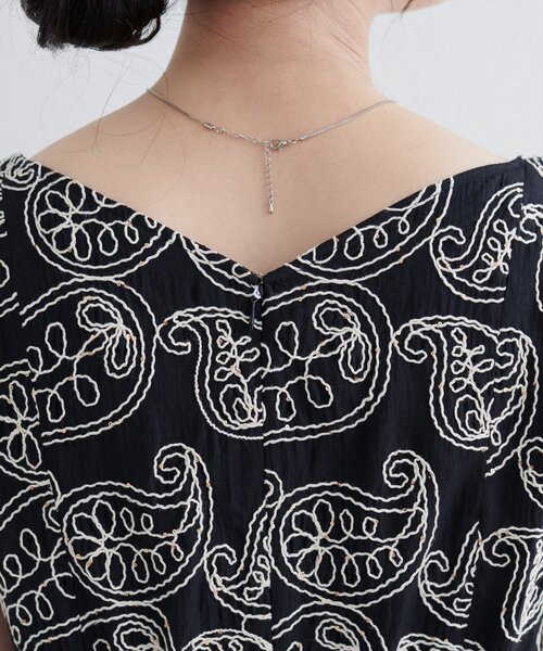 natural couture（ナチュラルクチュール）の「スパンコール刺繍ノースリワンピース（ワンピース・レディース・アイボリー/ブラック・FREE）」の19枚目の写真