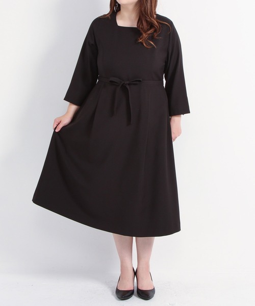 Newlyme（ニューリーミー）の「【大きいサイズ】ベルト付きワンピース（ワンピース・レディース・ブラック・3L/4L/5L/6L）」の13枚目の写真