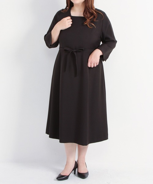 Newlyme（ニューリーミー）の「【大きいサイズ】ベルト付きワンピース（ワンピース・レディース・ブラック・3L/4L/5L/6L）」の14枚目の写真