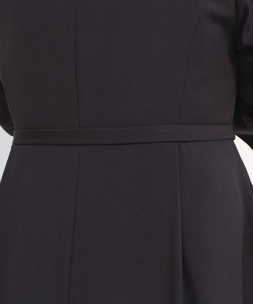 Newlyme（ニューリーミー）の「【大きいサイズ】ベルト付きワンピース（ワンピース・レディース・ブラック・3L/4L/5L/6L）」の5枚目の写真