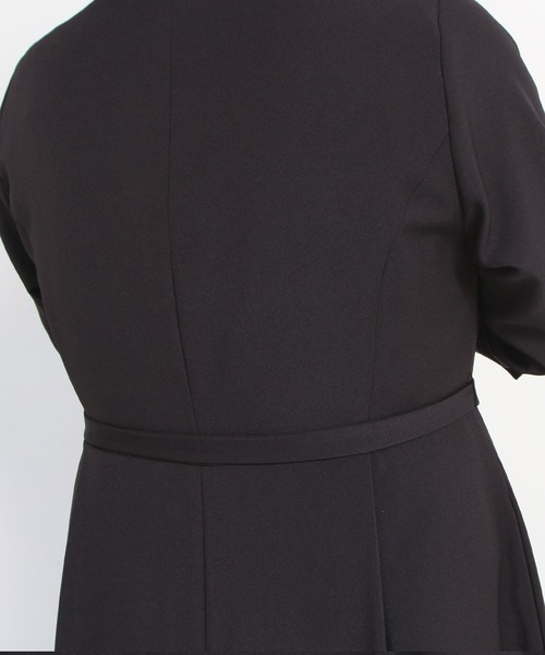 Newlyme（ニューリーミー）の「【大きいサイズ】ベルト付きワンピース（ワンピース・レディース・ブラック・3L/4L/5L/6L）」の6枚目の写真