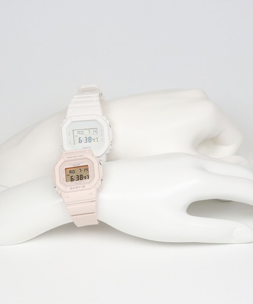 G-SHOCK(ジーショック)の「Pair Model / DW-5600WW-7JF × BGD-565U-4JF(デジタル腕時計・メンズ・ホワイト×ピンク・FREE)」の4枚目の写真