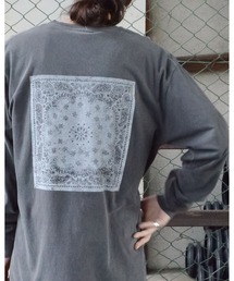 MODISH GAZE（モディシュガゼ）の「【MODISH GAZE】バンダナ プリント ロンT 天竺 ピグメント加工（Tシャツ/カットソー）」