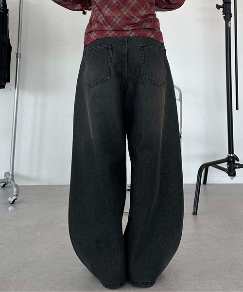 sedacle(セダクル)の「ワイドカーブダメージデニム(デニムパンツ・レディース・ブラック/ダークインディゴブルー・MEDIUM/SMALL)」の4枚目の写真