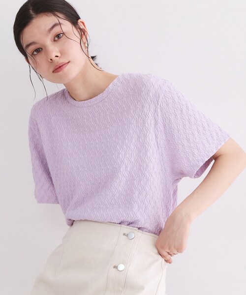 OPAQUE.CLIP(オペークドットクリップ)の「ふくれジャカードトップス【洗濯機洗い可】(Tシャツ/カットソー・レディース・ブラック/ベージュ/パープル/ホワイト・38/40)」の4枚目の写真