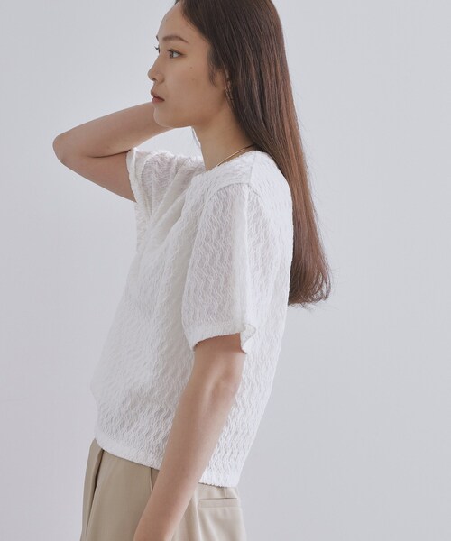 OPAQUE.CLIP(オペークドットクリップ)の「ふくれジャカードトップス【洗濯機洗い可】(Tシャツ/カットソー・レディース・ブラック/ベージュ/パープル/ホワイト・38/40)」の8枚目の写真