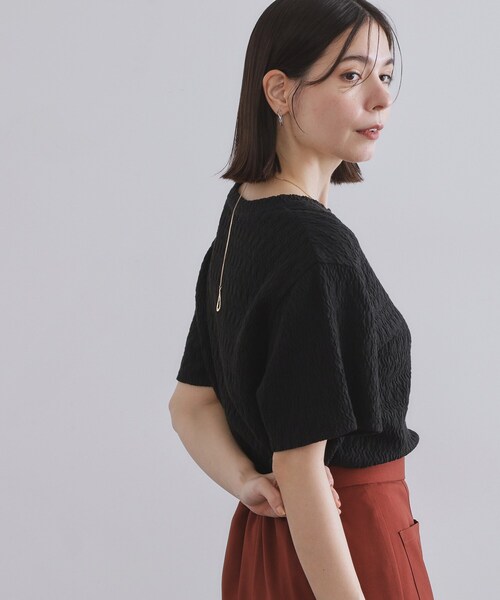OPAQUE.CLIP(オペークドットクリップ)の「ふくれジャカードトップス【洗濯機洗い可】(Tシャツ/カットソー・レディース・ブラック/ベージュ/パープル/ホワイト・38/40)」の15枚目の写真