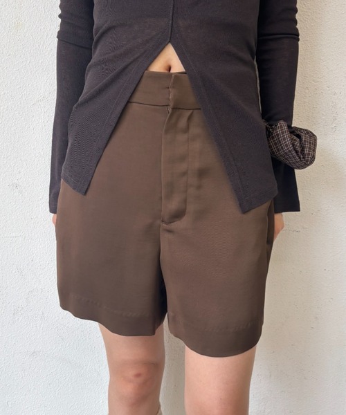 FUULLY STUDIO(フーリィーステューディオ)の「サテンショートパンツ/セットアップ(その他パンツ・レディース・ブラウン/チャコールグレー/ライトグリーン/アイボリー・FREE)」の8枚目の写真