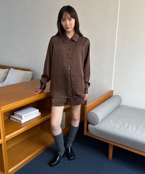 FUULLY STUDIO(フーリィーステューディオ)の「サテンショートパンツ/セットアップ(その他パンツ・レディース・ブラウン/チャコールグレー/ライトグリーン/アイボリー・FREE)」の5枚目の写真