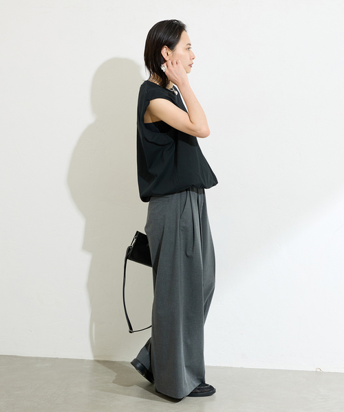 JOURNAL STANDARD(ジャーナルスタンダード)の「《追加2》シャーリングノースリーブTシャツ(Tシャツ/カットソー・レディース・ブラウン系その他/ブラック/ホワイト・FREE)」の21枚目の写真
