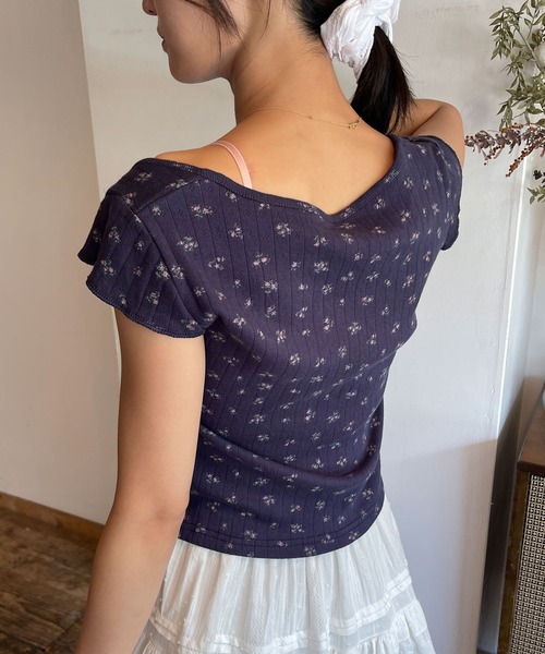 UNE MANSION(ユヌマンション)の「【UNE ORIGINAL】フラワーフレンチスリーブトップス(Tシャツ/カットソー・レディース・ネイビー/アイボリー・FREE)」の6枚目の写真